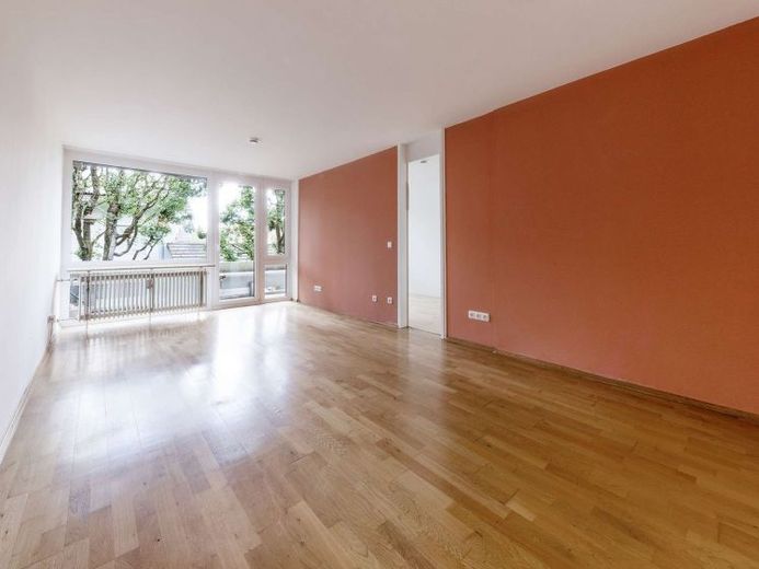 Renovierungsbedürftige 2-Zimmer-Wohnung mit viel Potenzial – Photo 1