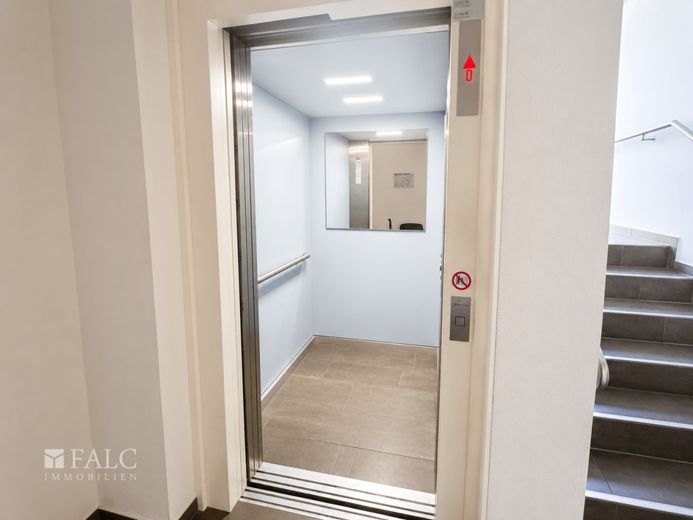 Barrierefrei wohnen mit Sicherheit - Moderne 2 Zimmerwohnung mit Aufzug, Balkon und Pflegeangebot – Fahrstuhl in Ihre neue Wohnung!