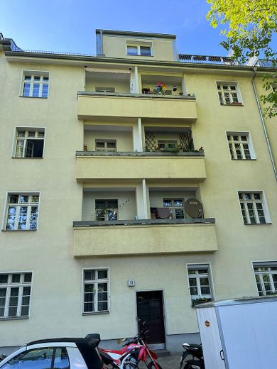 Rathaus Steglitz yakınında yeşil iç avlulu eski yapı cazibesi – Fotoğraf 11