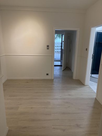 Renovierte und attraktive 4-Zimmerwohnung in top Lage! U.S. Army personnel are welcome! – Diele