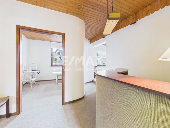 Ehemalige Praxis mit Terrasse- vielseitig nutzbar im Zentrum von Rodenberg – Empfang