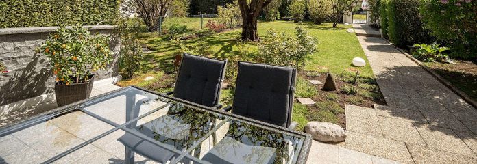 von Privat, charmante Doppelhaushälfte mit großem Garten in ruhiger Bestlage von Otterfing – Blick von der Südterrasse