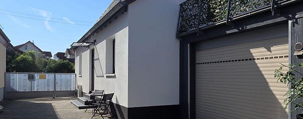 Einziehen & wohlfühlen: Modernisiertes Stadthaus mit Garage und Terrasse – provisionsfrei