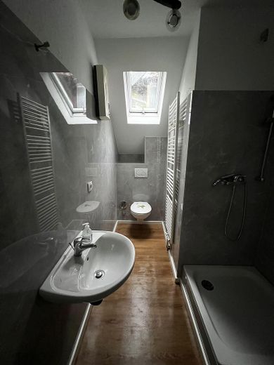 Świeżo wyremontowane 3-pokojowe mieszkanie własnościowe w centralnej lokalizacji – 77 m² – bez prowizji – Zdjęcie 2