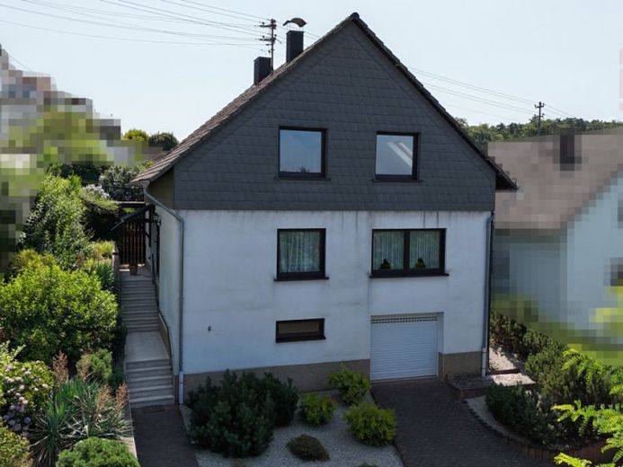 Przestronny dom jednorodzinny z ogrodem i wieloma możliwościami wykorzystania w Differten – Photo 1