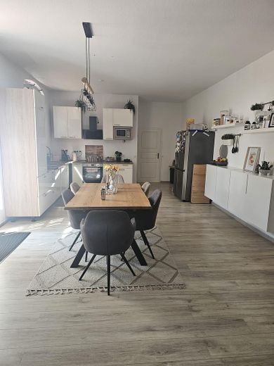 Großzügiges Haus in Alleinlage mit großem Garten – Küche / Esszimmer