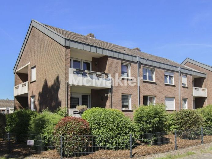 Für Kapitalanleger: Vermietete Wohnung mit Modernisierungspotenzial und Garage in Gronau – Foto 1