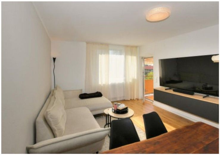 Sanierte 3-Zimmer ETW in Traunreut ca.5% Rendite oder Eigennutz – Wohnzimmer