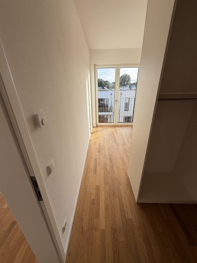 Lichtenberg'de geniş manzaralı modern yaşam: 4 oda, yerden ısıtmalı yeni bina – Zimmer 3