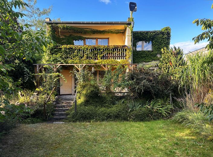Provisionsfrei, EINFAMILIENHAUS MIT GARTEN in begehrter Wohngegend Dessau-Ziebigk – Haus_Gartenseite