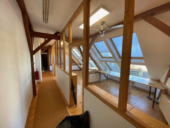 Gewerbliches Dachgeschoss in der Kastanienallee, für Office, Atelier und Wohnen. Provisionsfrei! – Foto 7