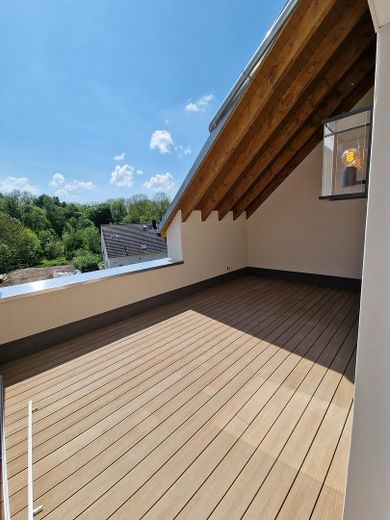 Przestronny dom z 6 pokojami o powierzchni 190 m² | Rodzina, wspólne mieszkanie kilku pokoleń i praca zdalna – teilweise überdache Loggia