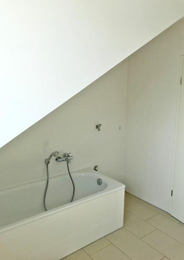 Dachgeschoss Juwel in Josephsburg – BadezimmerBadewanneWaschmaschi