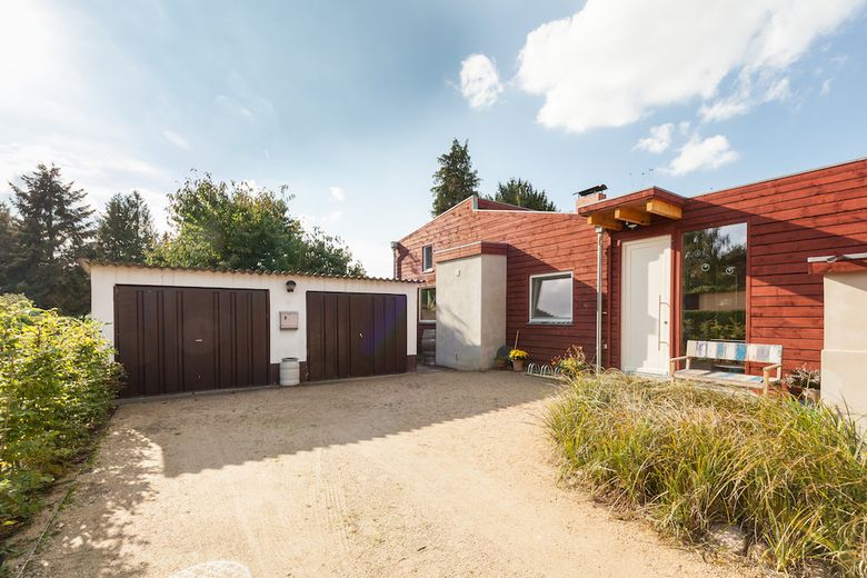 Einfamlienhaus am Plessowere See – Garagenzufahrt