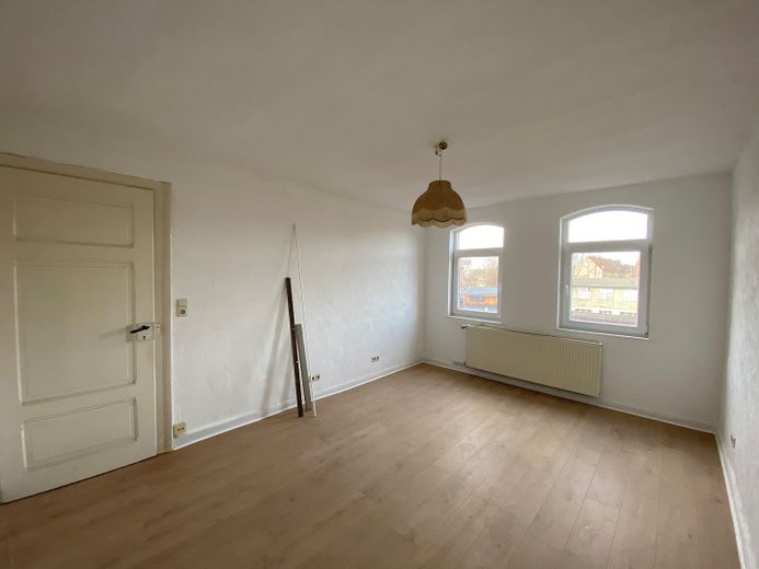 Apartamento con balcón, apto para piso compartido, 4 habitaciones, dúplex, cerca de la estación – Schlafzimmer unten