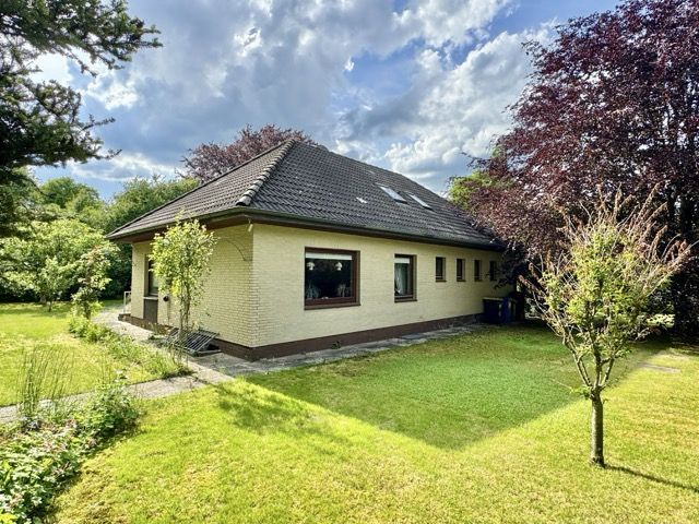 Gepflegter Bungalow mit Terrasse, Garten und Garage in Schalkholz zu verkaufen – Außenbereich