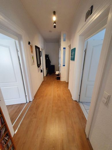 Exklusive 2-Zimmer-Wohnung mit Terrasse und EBK im Zentrum von Rottenburg – Flur