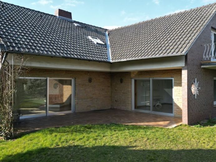 Schnäppchen - 250.000,- Grundstückswert - 100.000,- Euro für ein Haus mit 183qm Wohnfläche – Foto 1