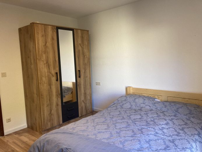 Möblierte 73m² Wohnung mit Balkon und Tiefgarage in ruhiger, zentraler Lage für Familien & Pendler – Foto 13