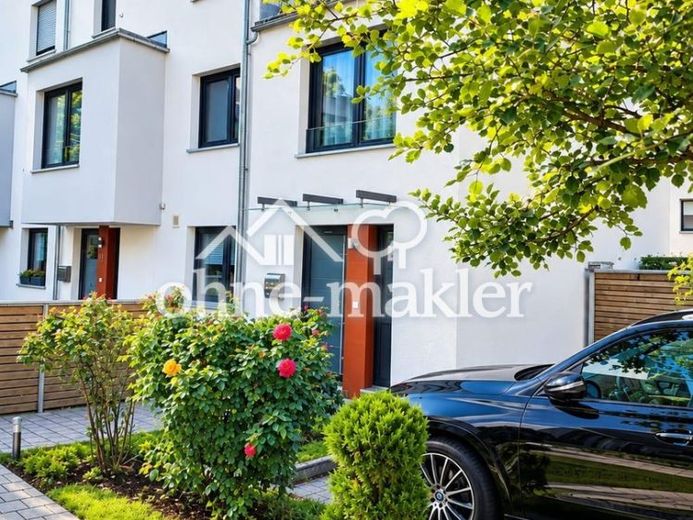 Moderna villetta a schiera di testa con giardino esposto a sud-ovest – Foto 1