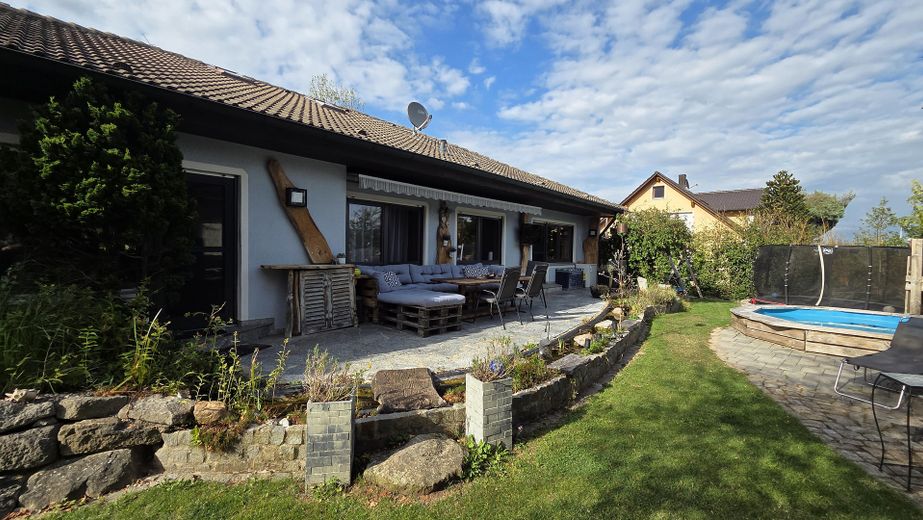 Ampio bungalow con giardino, finiture di pregio e area aggiuntiva opzionale – Terasse