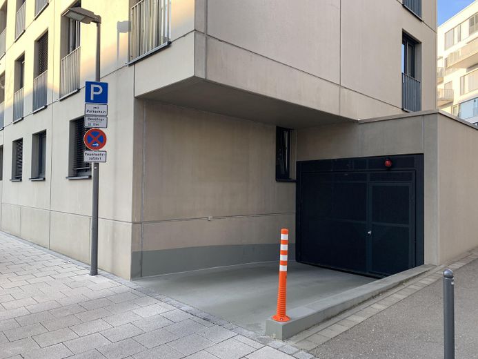 3(4 Zi) EGW Direkt neben Donau/Münsterblick in Neu-Ulm – Garage Einfahrt