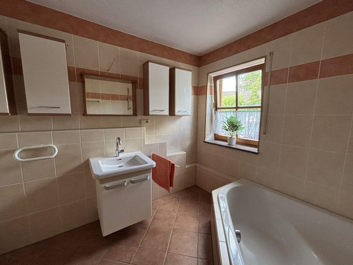 Versatile space wonder in a quiet prime location: your new home or a smart investment! – EG Bad