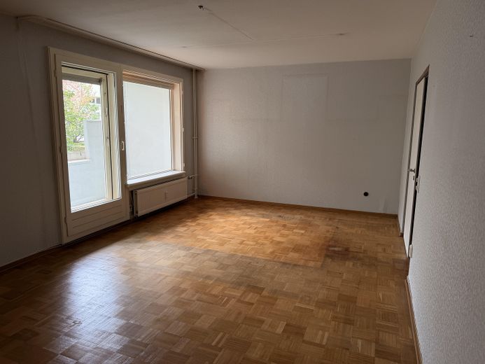 Beaucoup d’espace pour vos idées : 4 pièces avec loggia exposée ouest – sans commission à Hummelsbüttel – Wohn-/Esszimmer