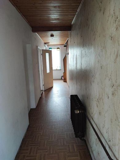 Hausflur hinter Eingangstür