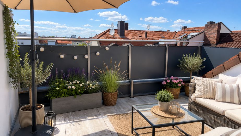 ☀️ Affascinante appartamento mansardato di 3,5 locali con loggia sopra Norimberga ☀️ – Loggia