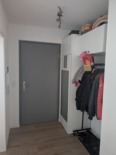 Renovierte 4-Zimmer-Wohnung in Roth - perfekt für die Familie --PROVISONSFREI-- – Eingangsbereich/Garderobe