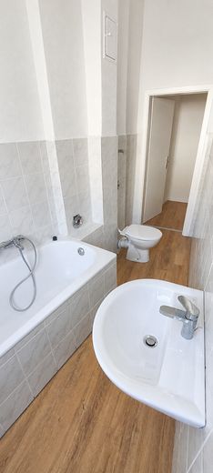 Yeni yenilendi, aydınlık ve hemen taşınılmaya hazır – Bochum'daki 2 odalı evin – Badezimmer