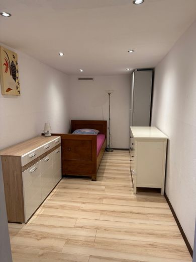 Piso de 3 habitaciones, cocina y baño cerca del aeropuerto de Hahn – Foto 6