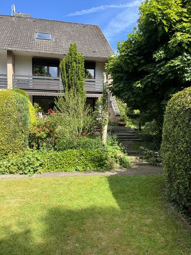 Himmelmoor yakınlarında, sakin bir konumda büyük güneybatı bahçeli cazip sıra evin son evi – Garten