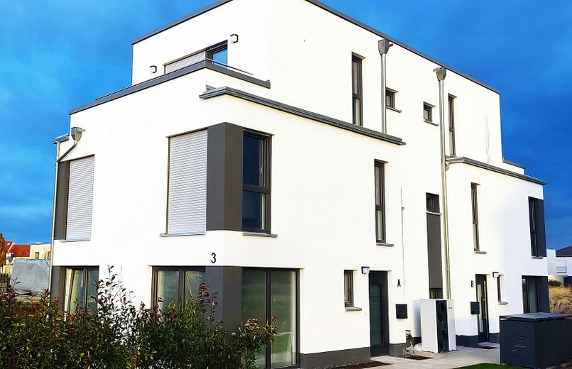 Exklusive Wohnlage - Neubau DHH in Hochheim - Don’t miss out this stunning opportunity – Blick auf den Eingangsbereich