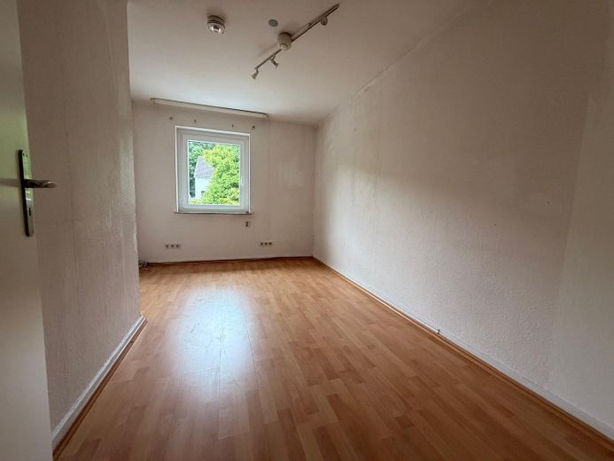 Reihenhaus mit Garten & Dachausbau-Potenzial – 4 Zimmer, provisionsfrei | Goslar - Georgenberg – Schlafzimmer 1