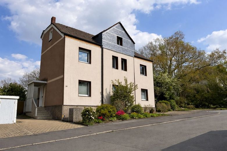 Freistehendes Zweifamilienhaus in Kirchhörde-Selbst einziehen oder vermieten – Außenansicht 2