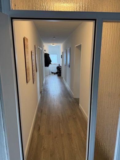 Wohnung mit 70m² Terrasse – Flur