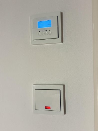 Fantástico apartamento de 2 habitaciones justo junto al Volkspark, en Prenzlauer Berg – Elektrisch schaltbare Rolläden
