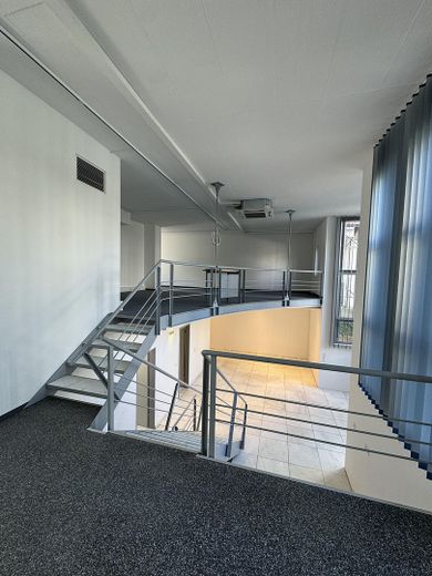 Atelier Wohnung / Gewerbe EG & 3 Wohnungen 2.OG nähe HBF mit Keller und TG STP – Atelier Galerie & Luftraum EG