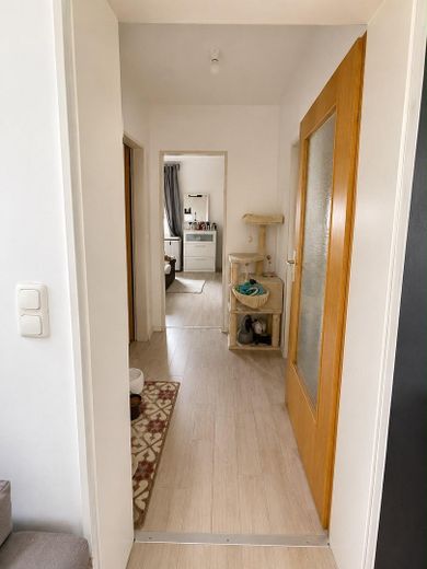 Sehr ruhige und schöne Wohnung – Flur