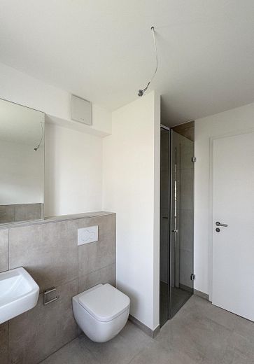 First occupancy after complete renovation: Spacious 3-room apartment with balcony in Munich-Trudering - Unit 5 – Bad