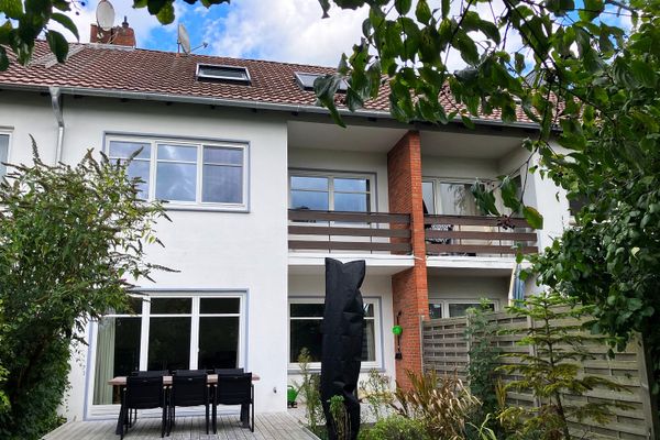 Professionally renovated mid-terrace house in an attractive location in Lilienthal-Butendiek