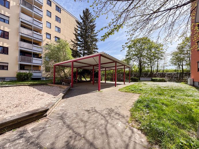 Direkt einziehen und wohlfühlen: helle 3-Zimmer-Wohnung mit Südbalkon und Tiefgarage, WI Nordenstadt – Außenbereich