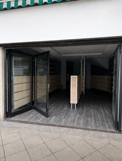 Dortmund’da 1A konum – İklimlendirmeli ve açılabilir vitrin cephesine sahip 360 m² mağaza alanı - 11€/m² – Fensterfront