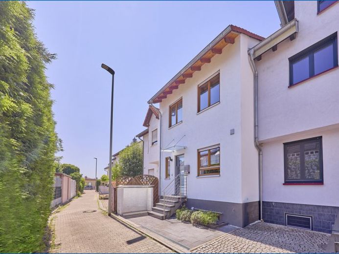 ** Einziehen und sofort Zuhause sein ** Top-gepflegtes & modernisiertes RMHaus – Foto 1