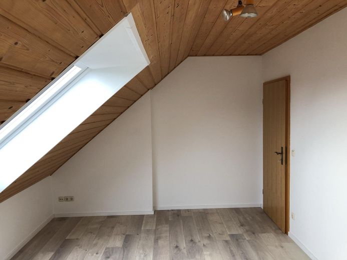 Wunderschöne Wohnung mit Balkon in bester Lage von Pöttmes – Zimmer 2