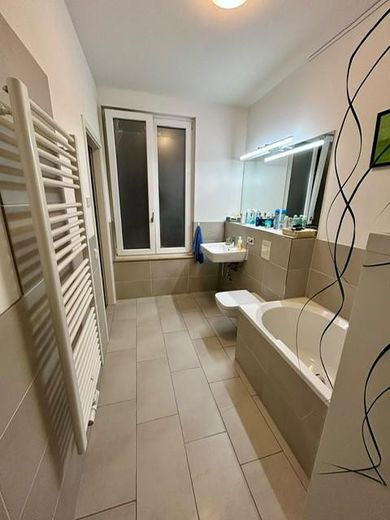 ruhige 4 Zi.-Whg mit Südloggia zum grünen Innenhof in Berlin Mitte – provisionsfrei – mit Wanne 