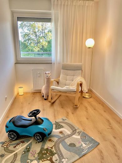 HELLE, MODERNISIERTE UND LICHTDURCHFLUTETE 3-ZIMMER-WOHNUNG MIT SÜDBALKON IN BÖBLINGEN-DAGERSHEIM – Büro / Kinderzimmer