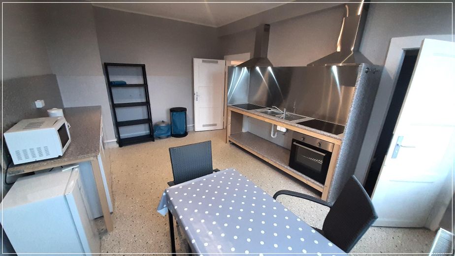 Voll vermietetes Mehrfamilienhaus mit stabilem Cashflow und Entwicklungspotenzial in Krefeld – 2.OG Küche